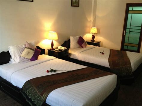 DIAMOND PALACE HOTEL (AU$28): 2022 Prices.